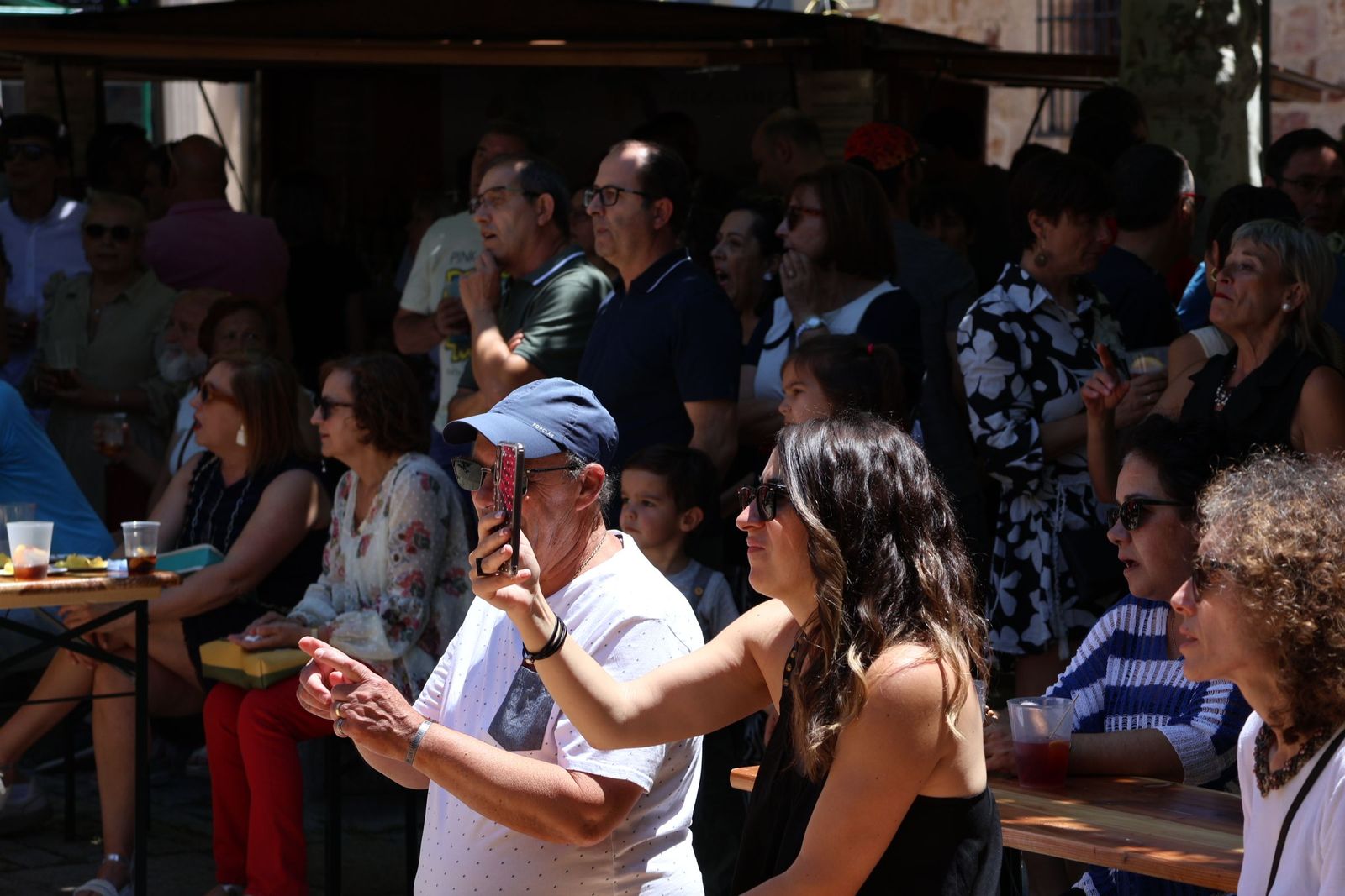 feria-de-vermu-en-plaza-de-viriato-12