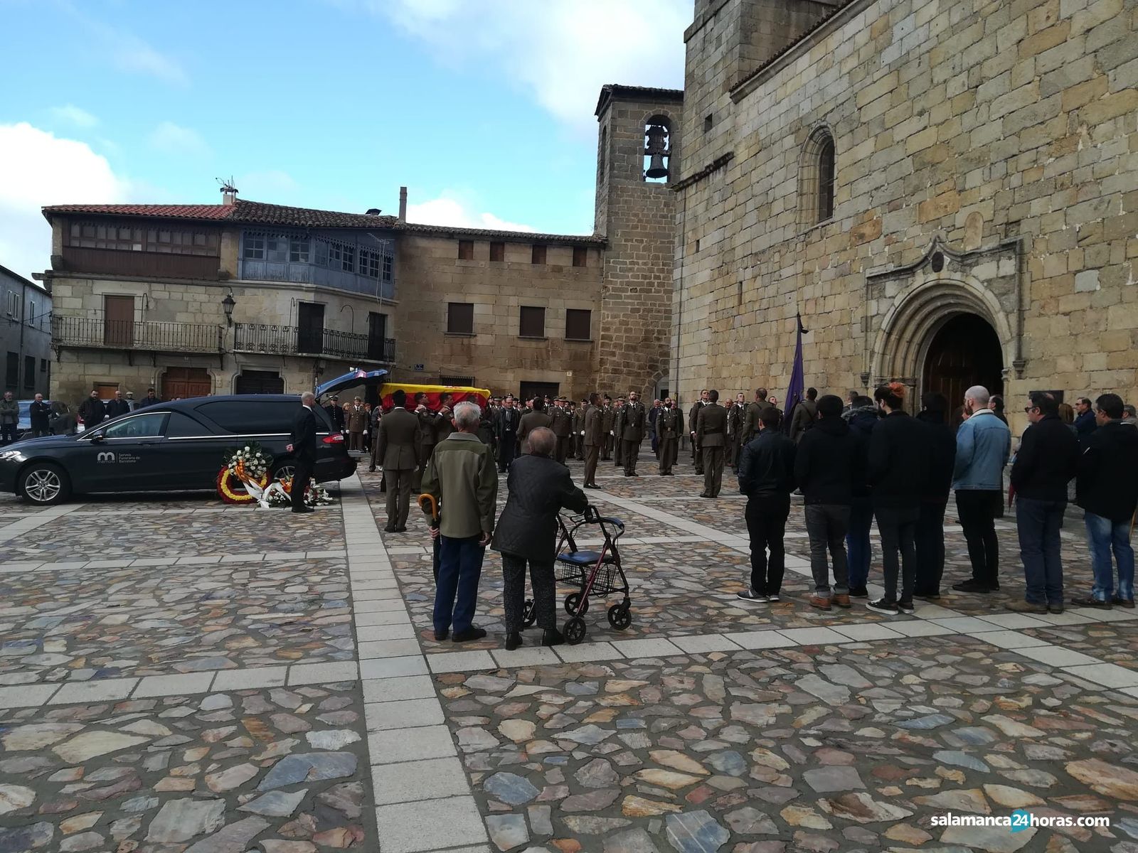 Entierro militar en San Felices de los Gallegos (5)