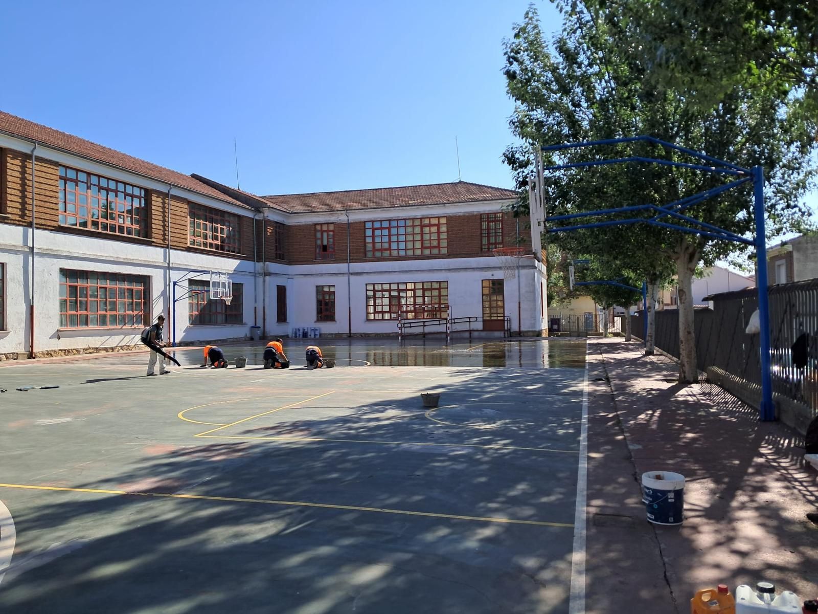 Mejora de la pista del CEIP Santa Teresa de Alba de Tormes Mejora de la pista del CEIP Santa Teresa de Alba de Tormes