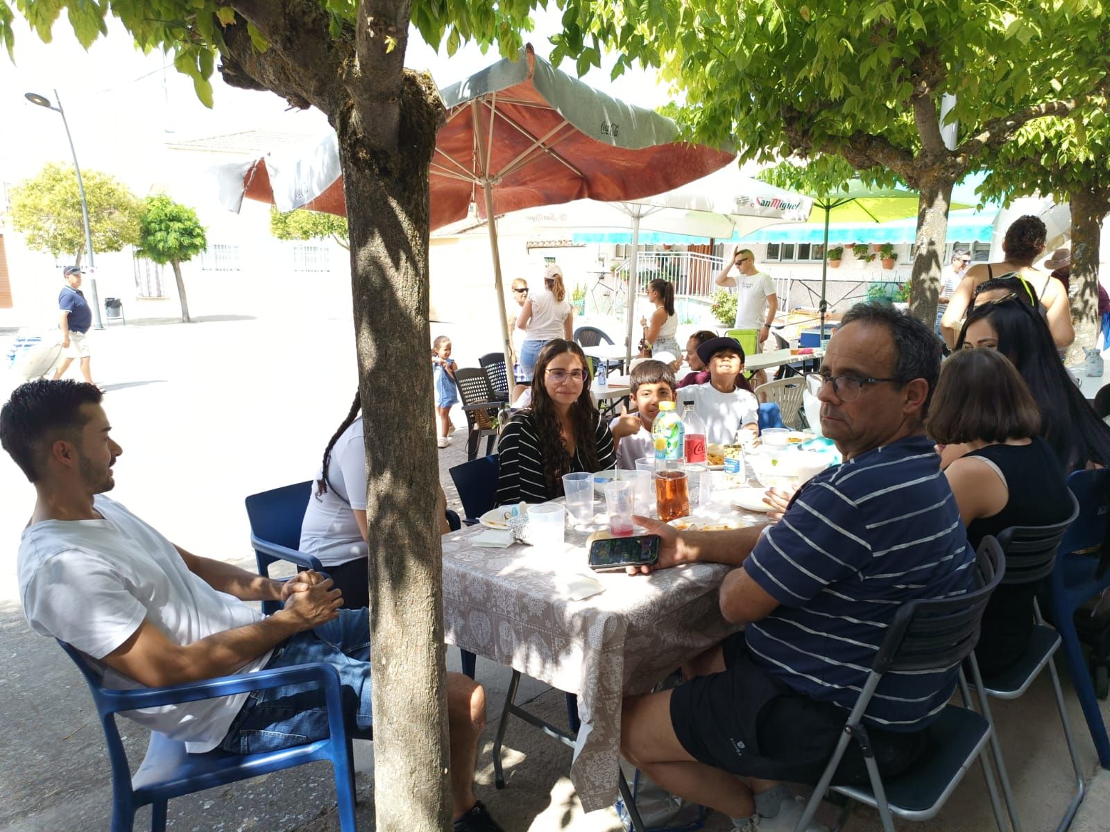 Auto locos y reparto de huevos rotos en las fiestas de San Lorenzo en Rollán