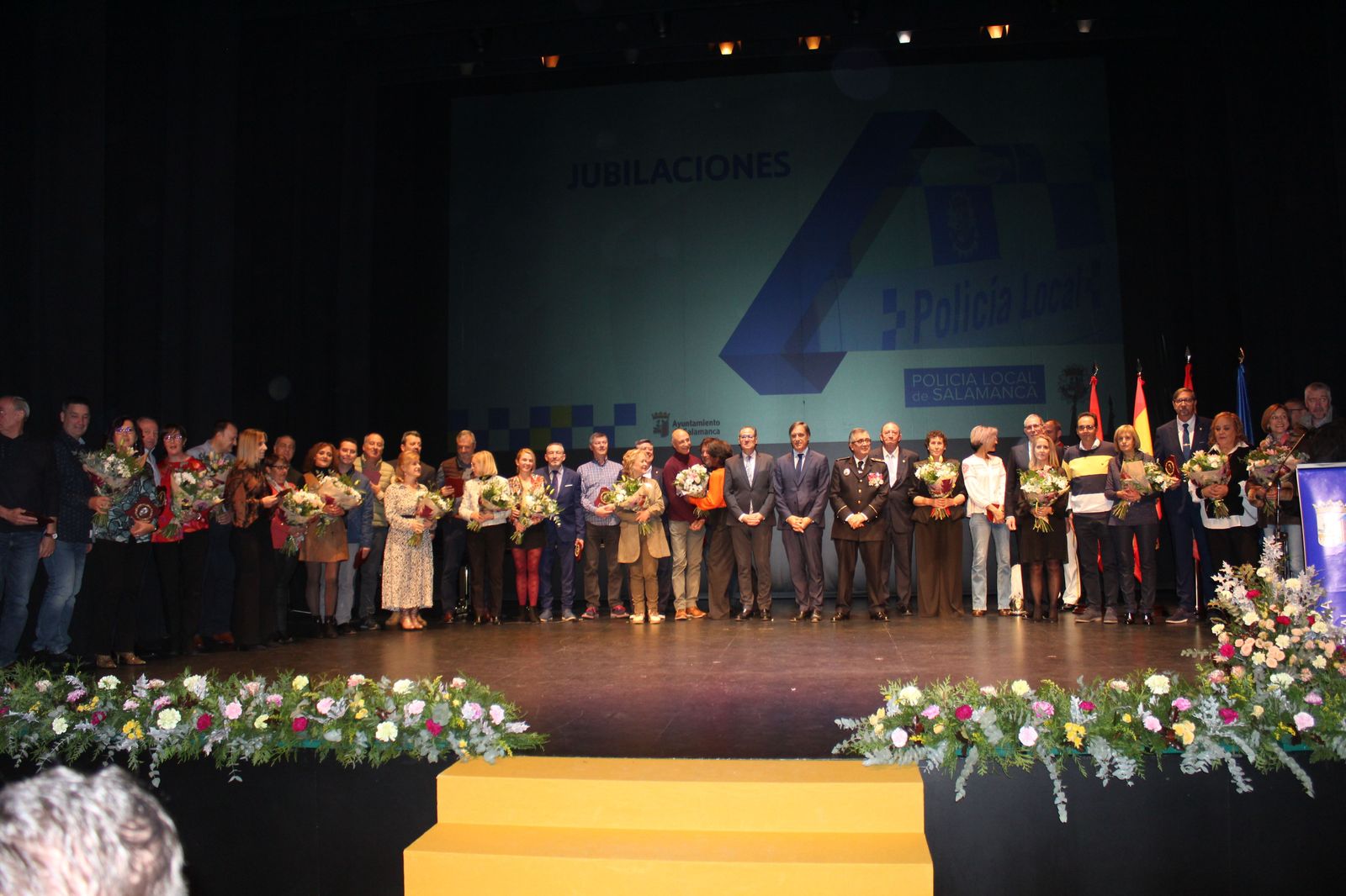 entrega-de-medallas-de-reconocimiento-a-la-policia-local-53