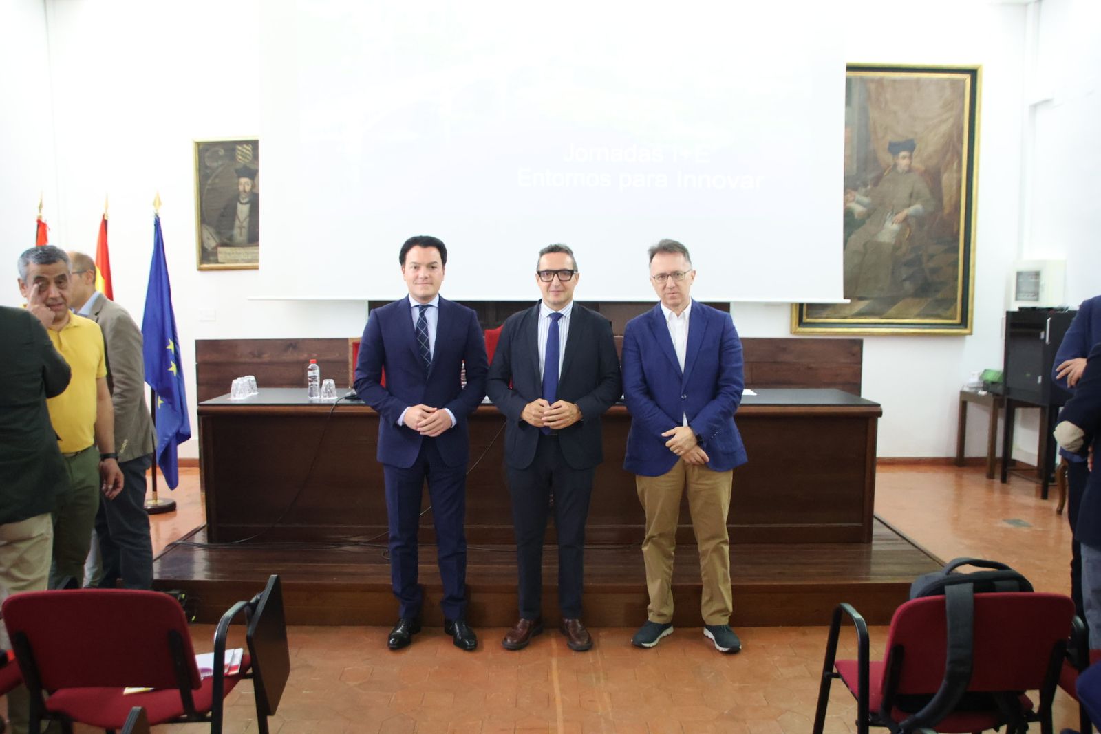 El rector de la Universidad de Salamanca inaugura la jornada ‘Entornos para innovar’ de la Fundación I+E