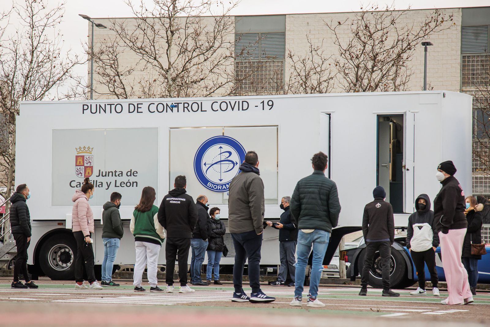 Unidad móvil de test de antígenos para diagnóstico del covid en Ciudad Rodrigo | FOTO: ICAL