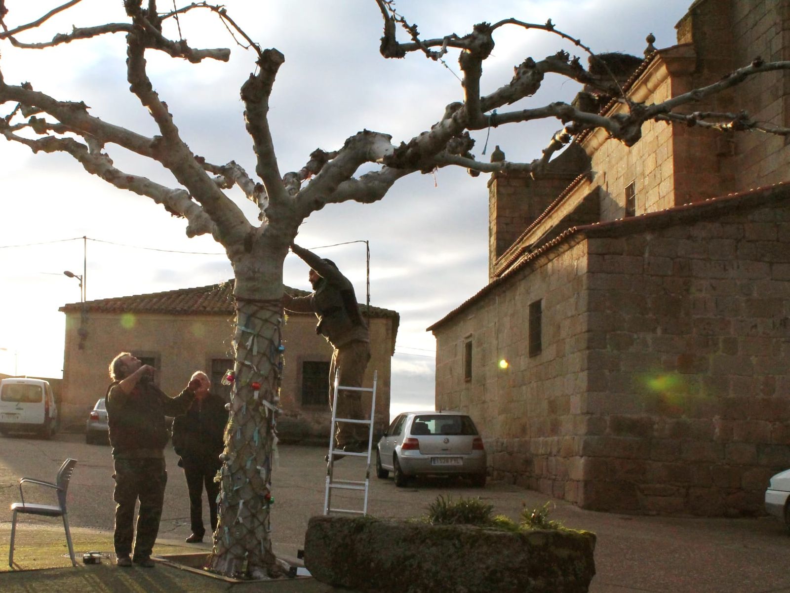 los-vecinos-decoran-roelos-de-sayago-por-navidad-18