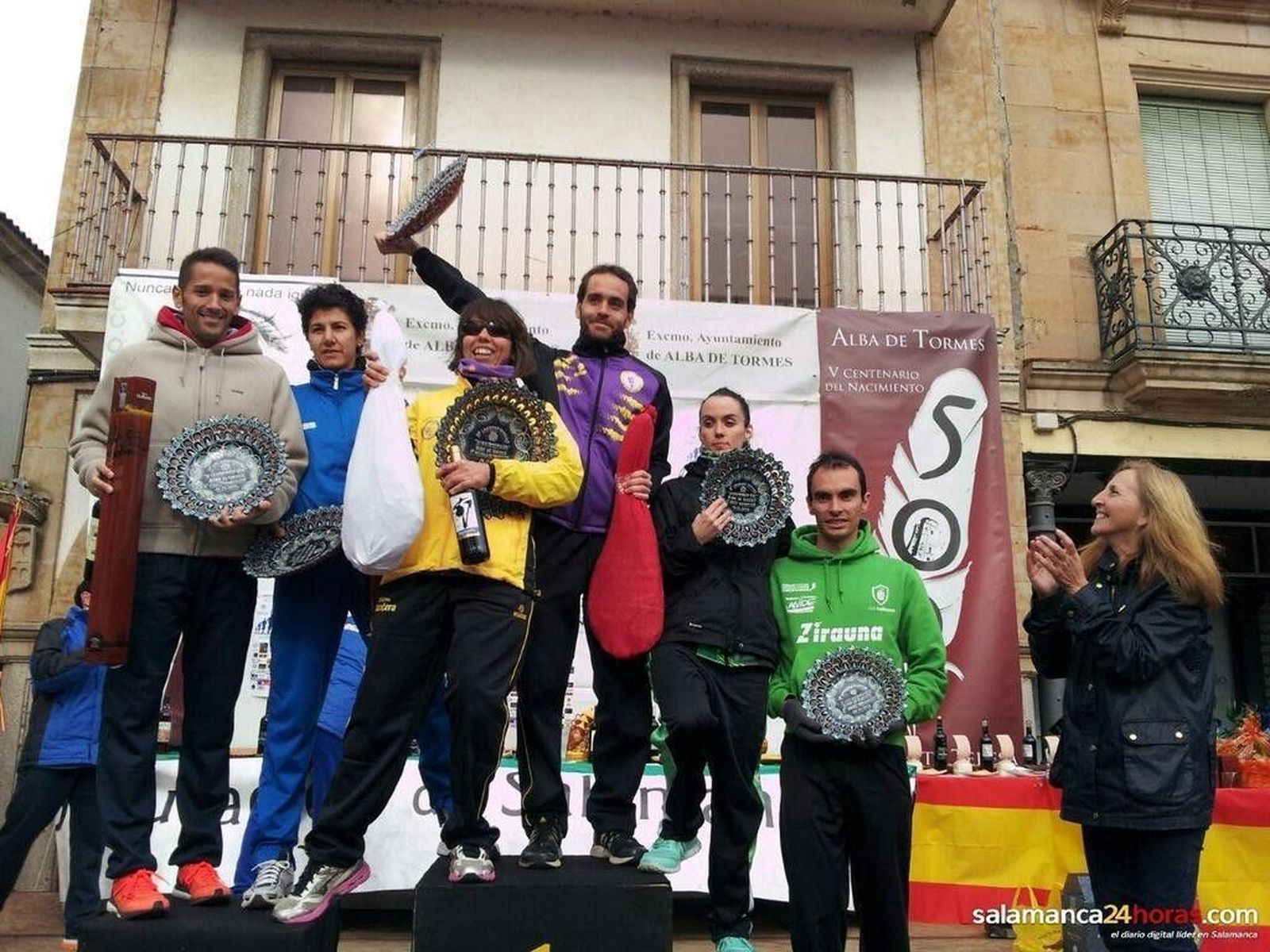 Juan Bueno e Isabel Almaraz triunfan en Alba de Tormes