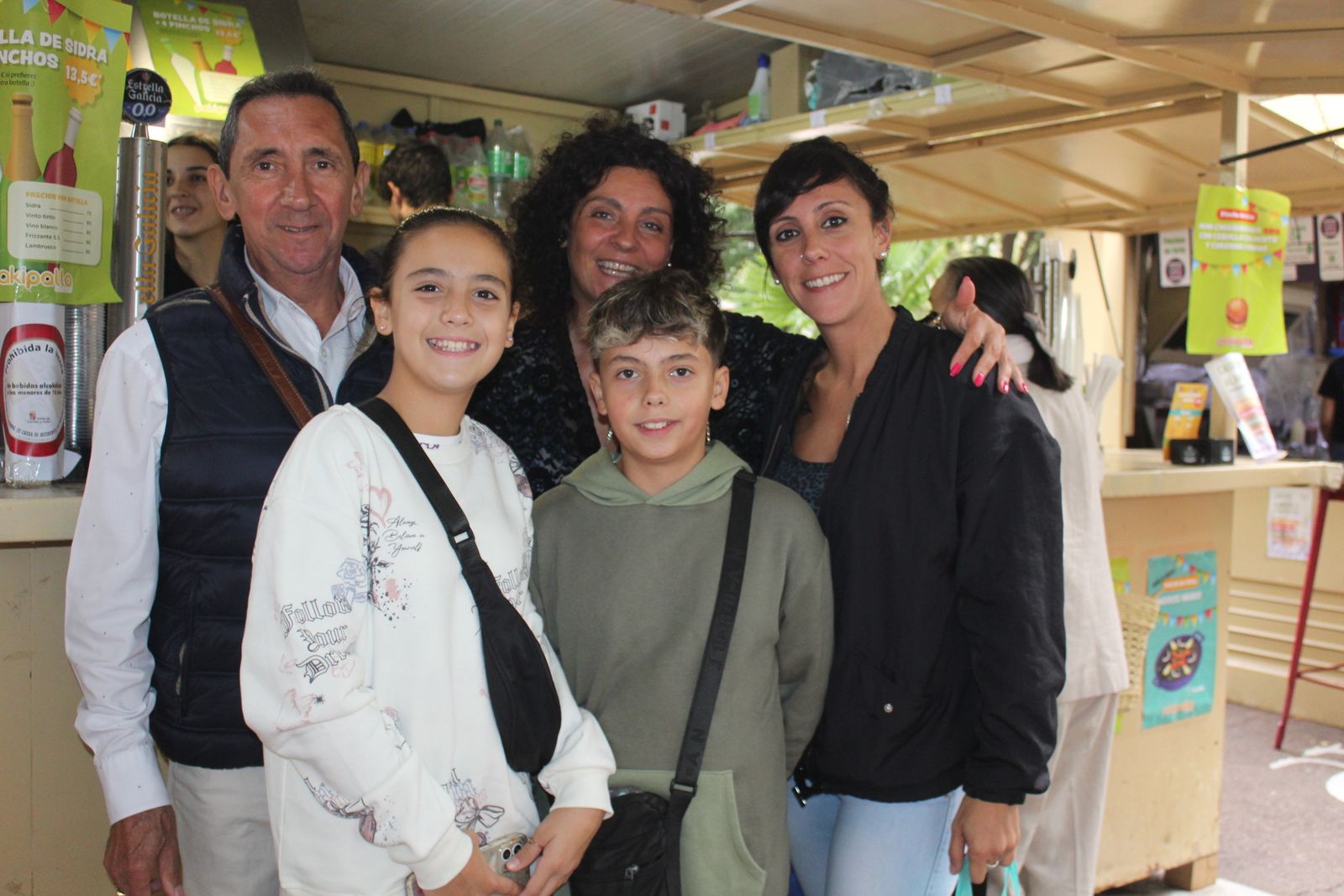 Ambiente en la Feria de Día en el mediodía de este miercoles