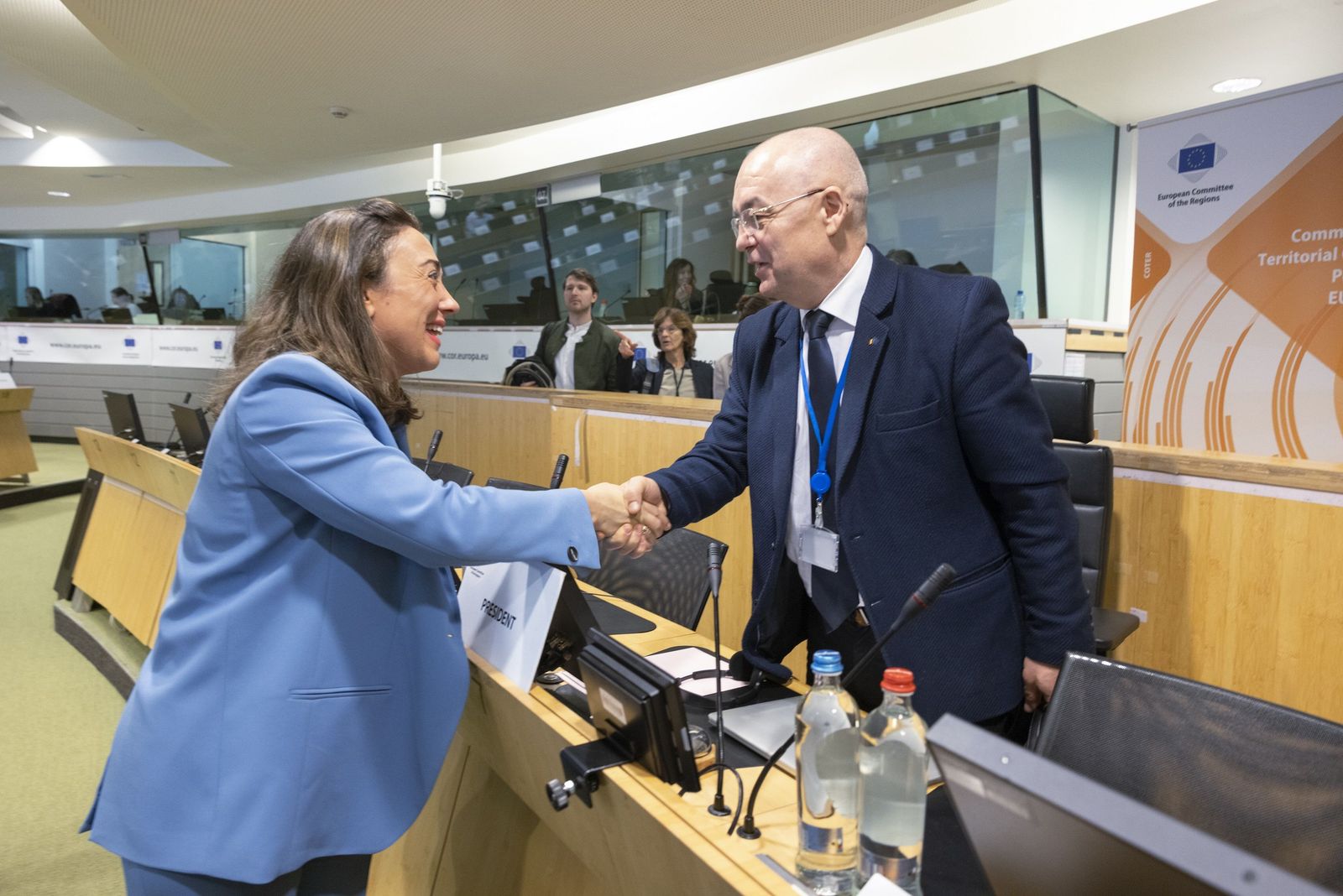 La Junta apuesta en Bruselas por la transformación digital como “herramienta fundamental para un desarrollo equilibrado y sostenible del territorio”. La Junta apuesta en Bruselas por la transformación digital como “herramienta fundamental para un desarrollo equilibrado y sostenible del territorio”.