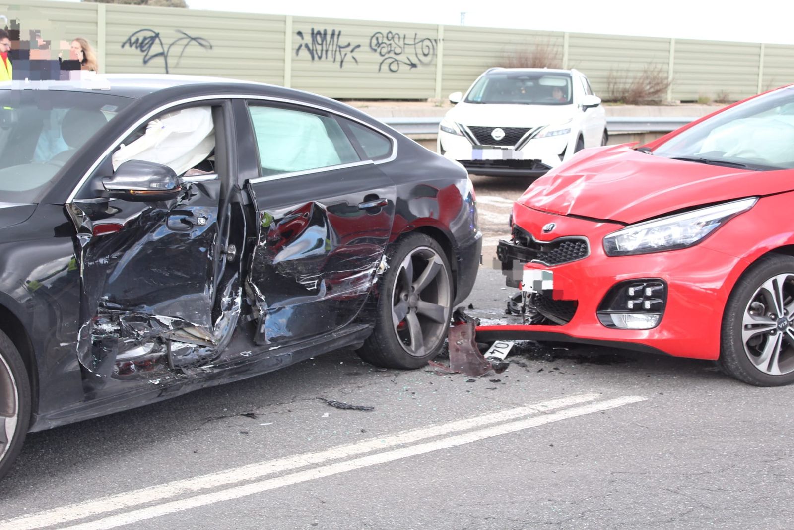 GALERÍA | Nuevo accidente en el cruce de La Rad en la N-620