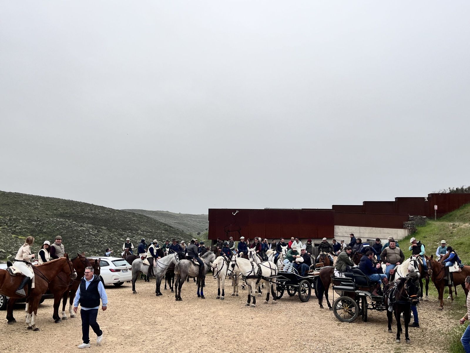 galeria-medio-centenar-de-jinetes-participan-en-la-i-ruta-a-caballo-de-siega-verde-fotos-siega-verde-26