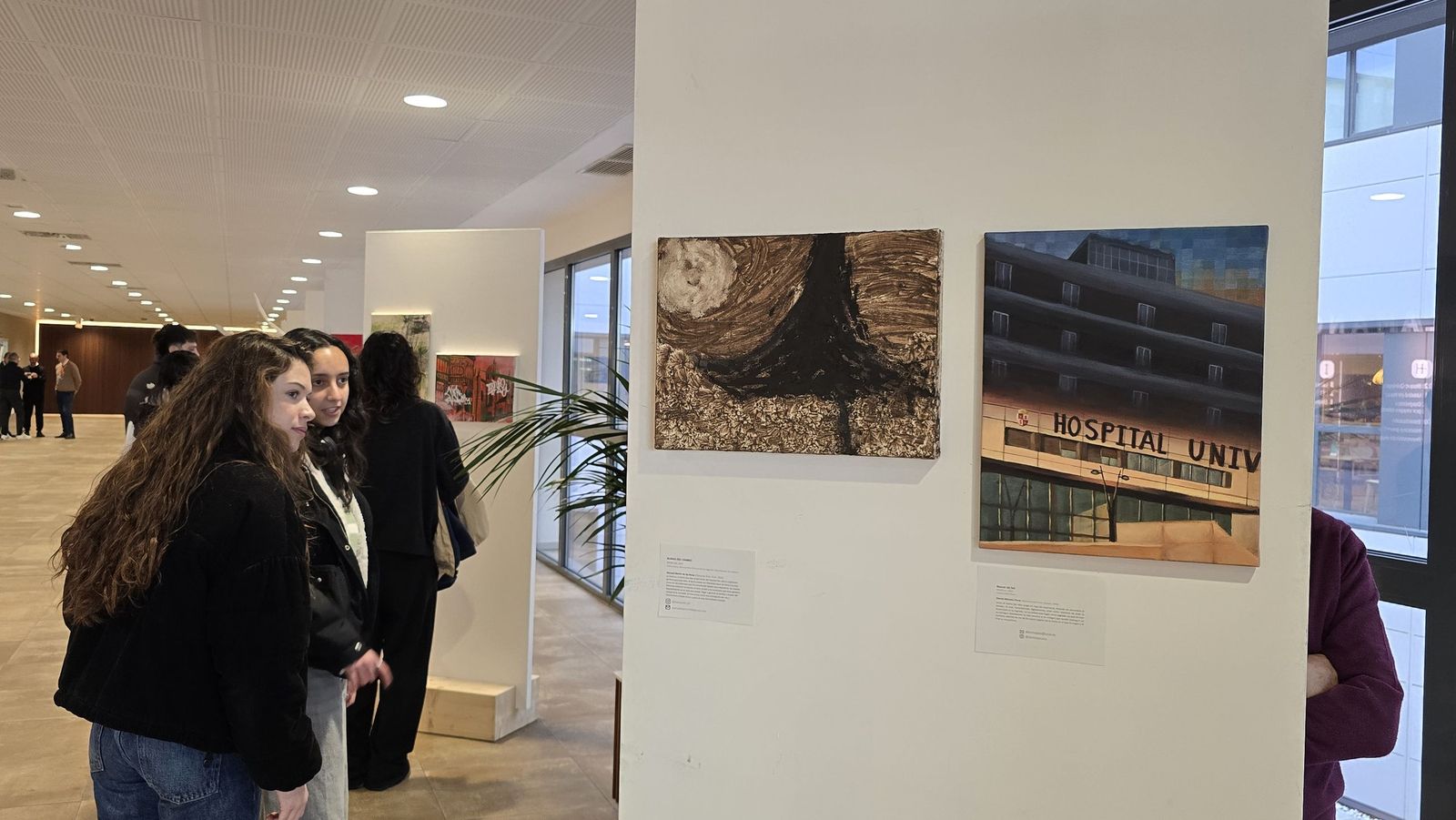 “La arquitectura como huella temporal: reflexión plástica sobre el Hospital Universitario de Salamanca”