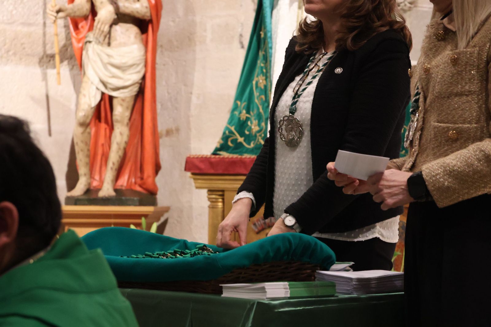 GALERÍA | La Cofradía de la Virgen de la Esperanza da la bienvenida a sus nuevas incorporaciones