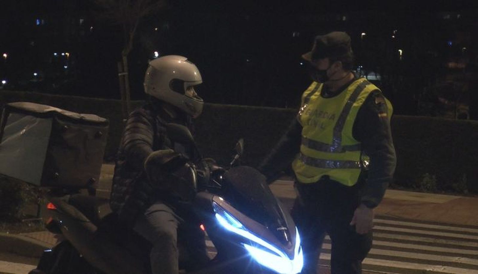 Ni los repartidores se libran de los controles