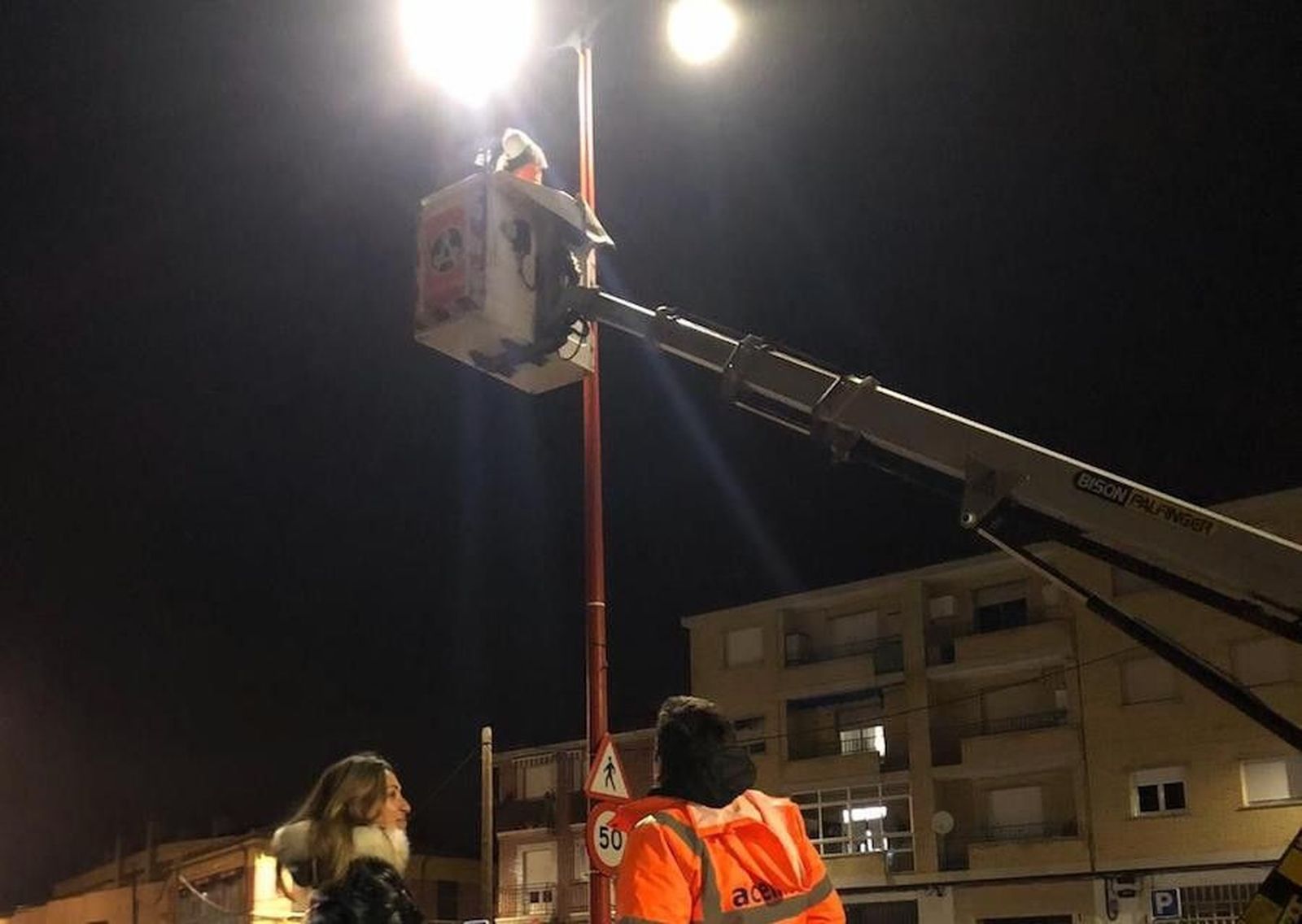 Cambio luminarias Avenida Madrid