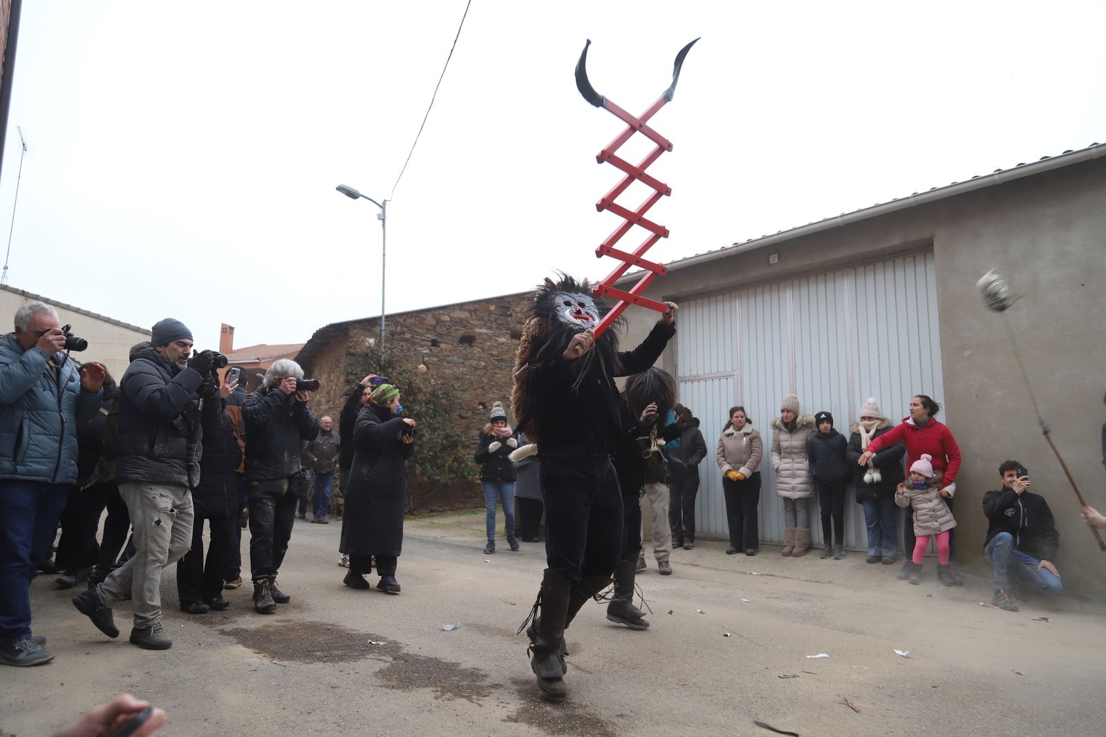 GALERÍA | Los Carochos de Riofrío de Aliste, la tradición que vuelve a cobrar vida en imágenes