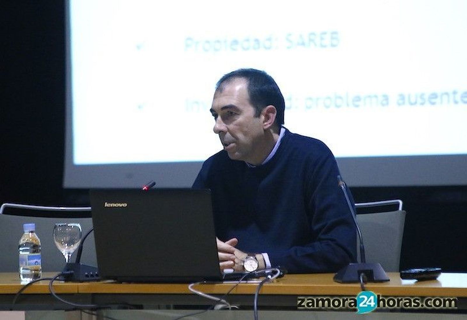 Un proyecto reúne los 'cadáveres inmobiliarios' que dejó la burbuja de la vivienda