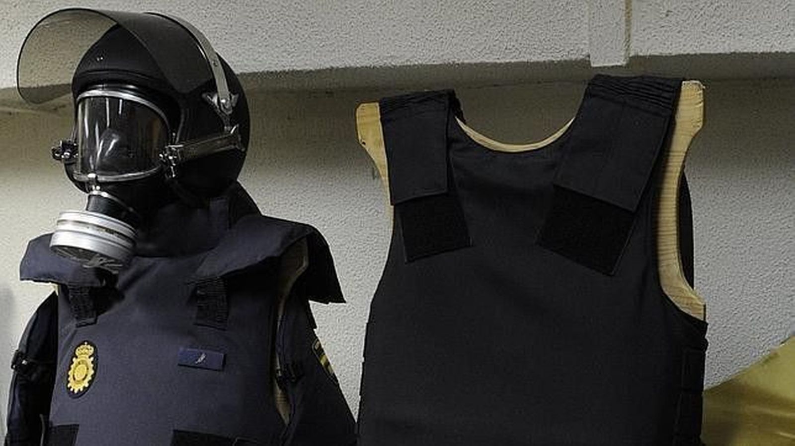 La Policía Nacional recibe los chalecos antibala para todos los agentes que patrullen las calles