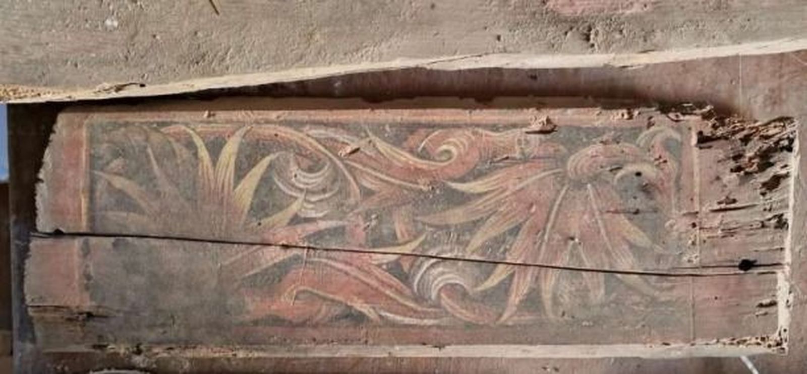 Tablas pertenecientes al alfarje del Hospital de Santiago y San Marcos de Alba de Tormes