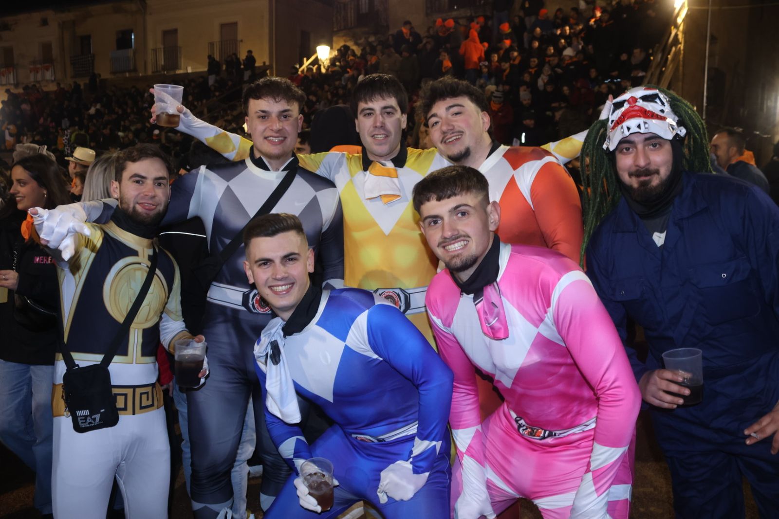 Los jóvenes vuelven a llenar las calles de Ciudad Rodrigo por el Carnaval del Toro
