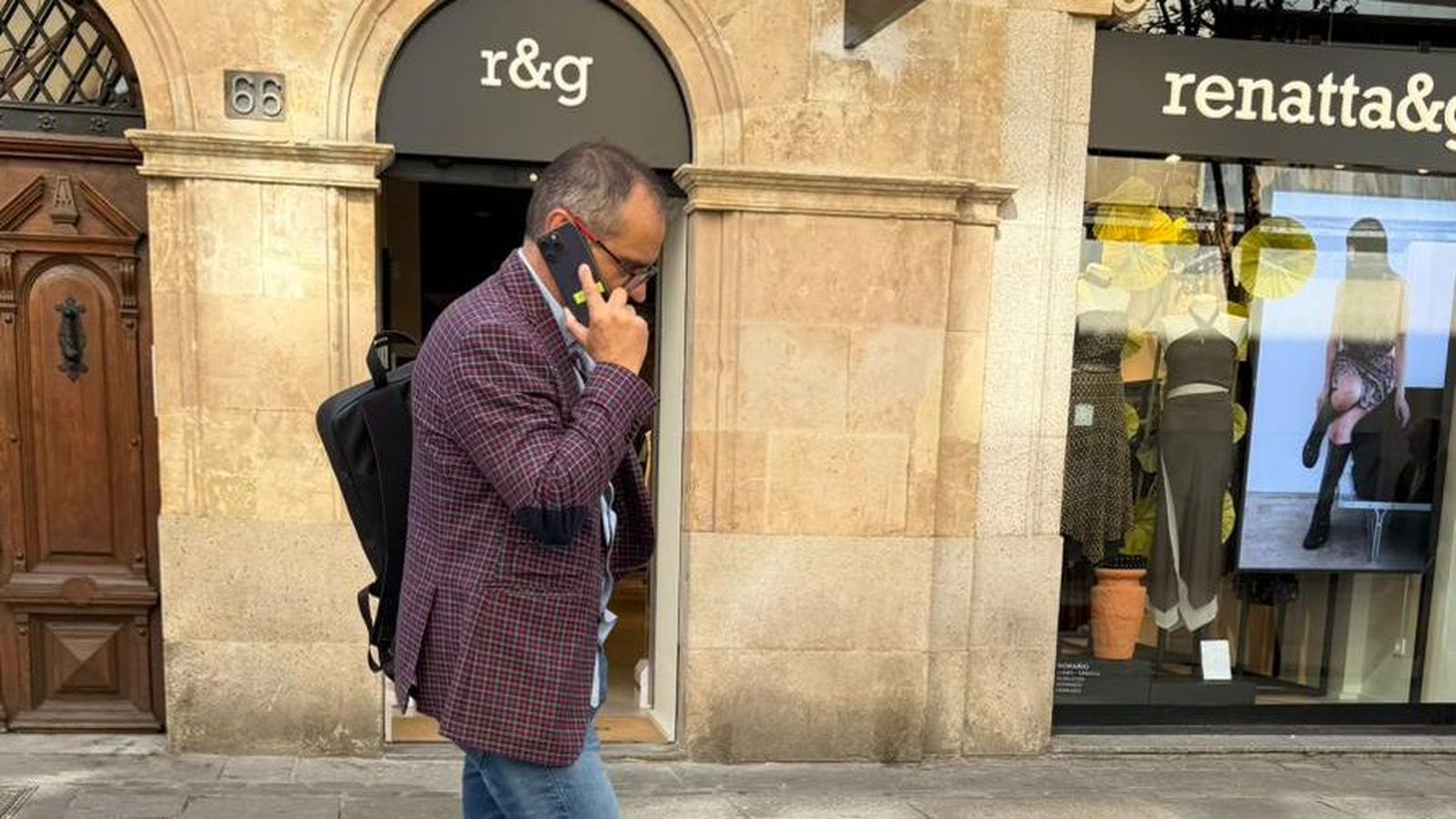 Pascual Criado por las calles del centro de Salamanca