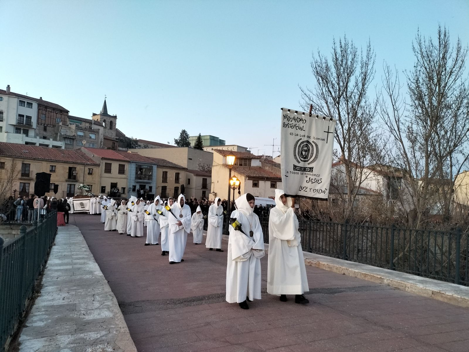 hermandad-penitencial-de-nuestro-senor-jesus-de-luz-y-vida-6