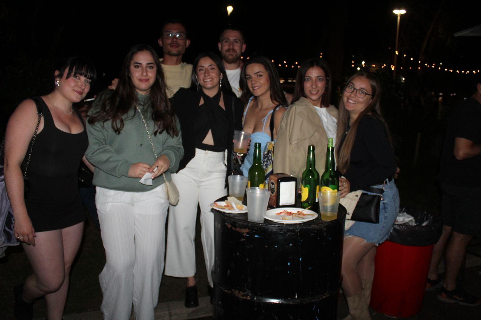 Ambiente en la Feria de Día en la tarde de este lunes