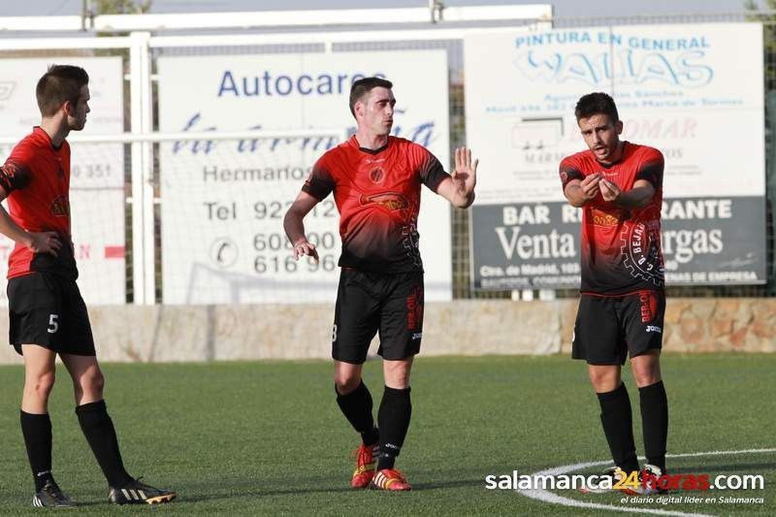 El Béjar se queda sin un punto casi al final