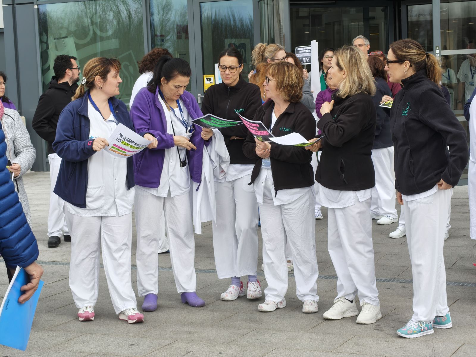 Protestas de los Técnicos Superiores Sanitarios a las puertas del hospital de Salamanca