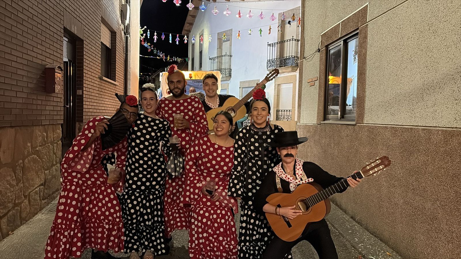 Desfile de carrozas en Pereña