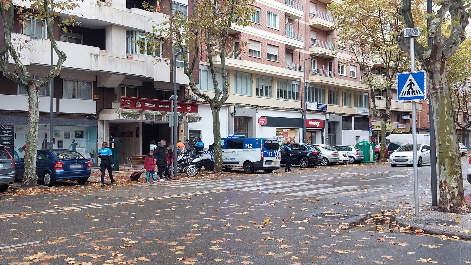 La Policía Municipal en la avenida de las Tres Cruces este lunes
