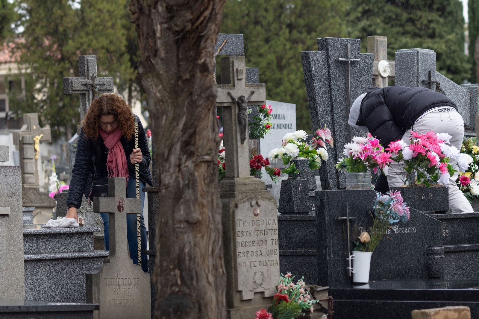 Lluviosa mañana de todos los santos en el Cementerio San Carlos Borromeo de Salamanca