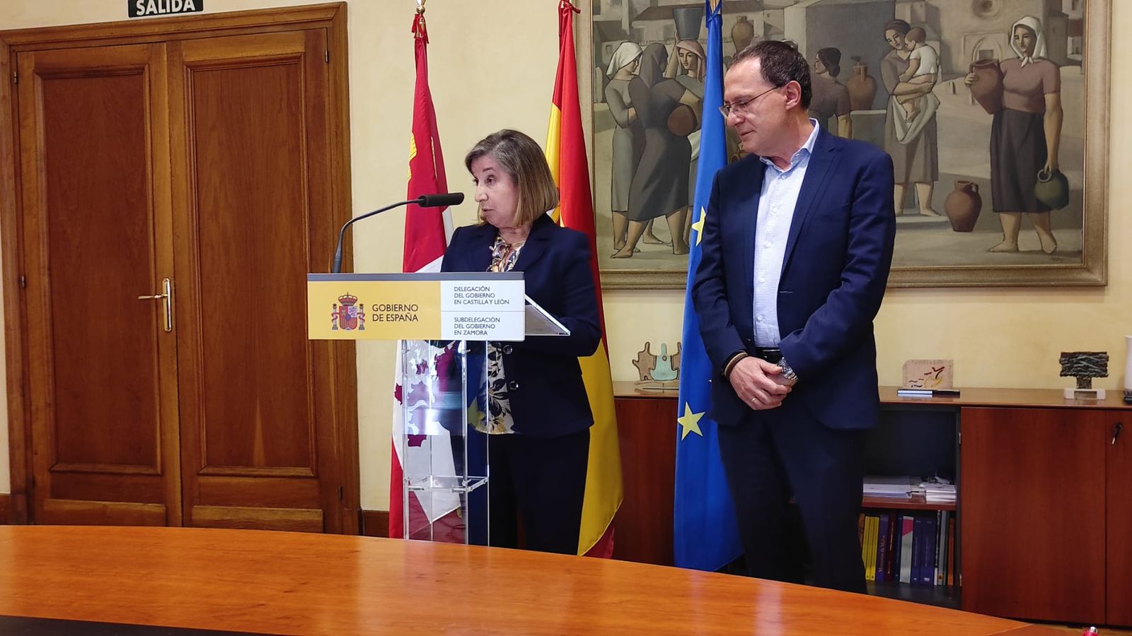 Ángel Blanco, subdelegado del Gobierno en Zamora, y María Teresa Peral, directora provincial del Instituto Nacional de la Seguridad Social (INSS) y la Tesorería de la Seguridad Social.