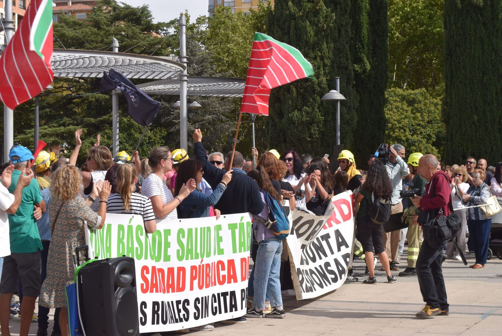Concentración para reclamar "respeto y justicia" para Zamora tras los incendios