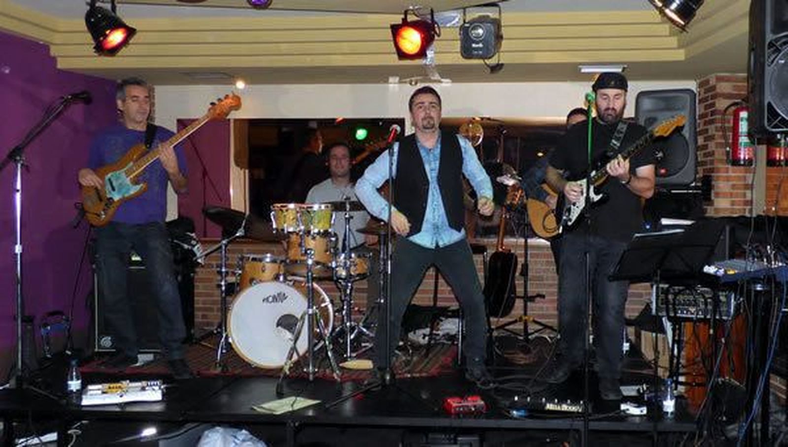 Tributo a El Último de la Fila este sábado en Music Factory