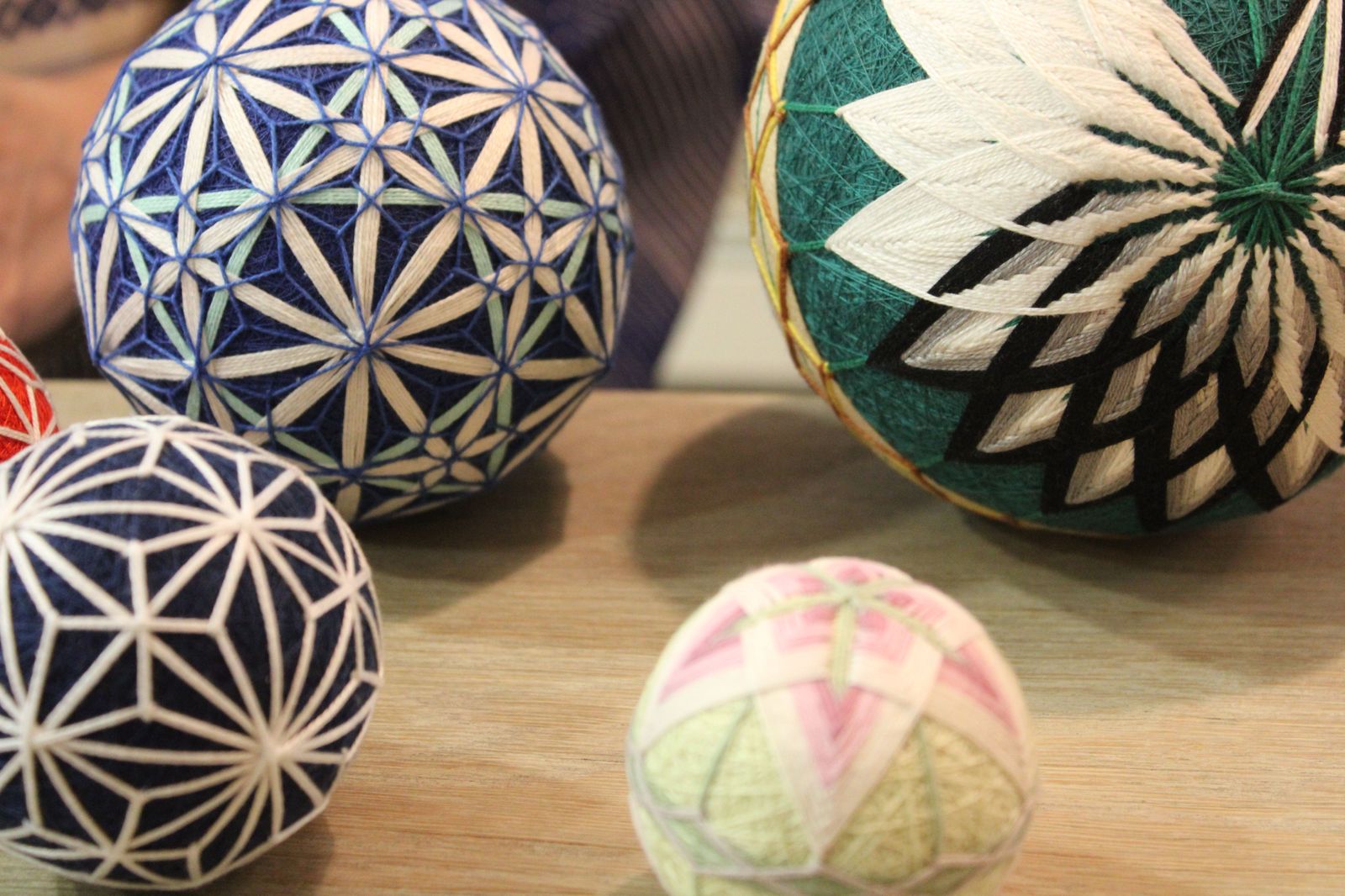 temari-artesania-tradicional-japonesa-elaborada-en-el-centro-cultural-hispano-japones-en-salamanca-11