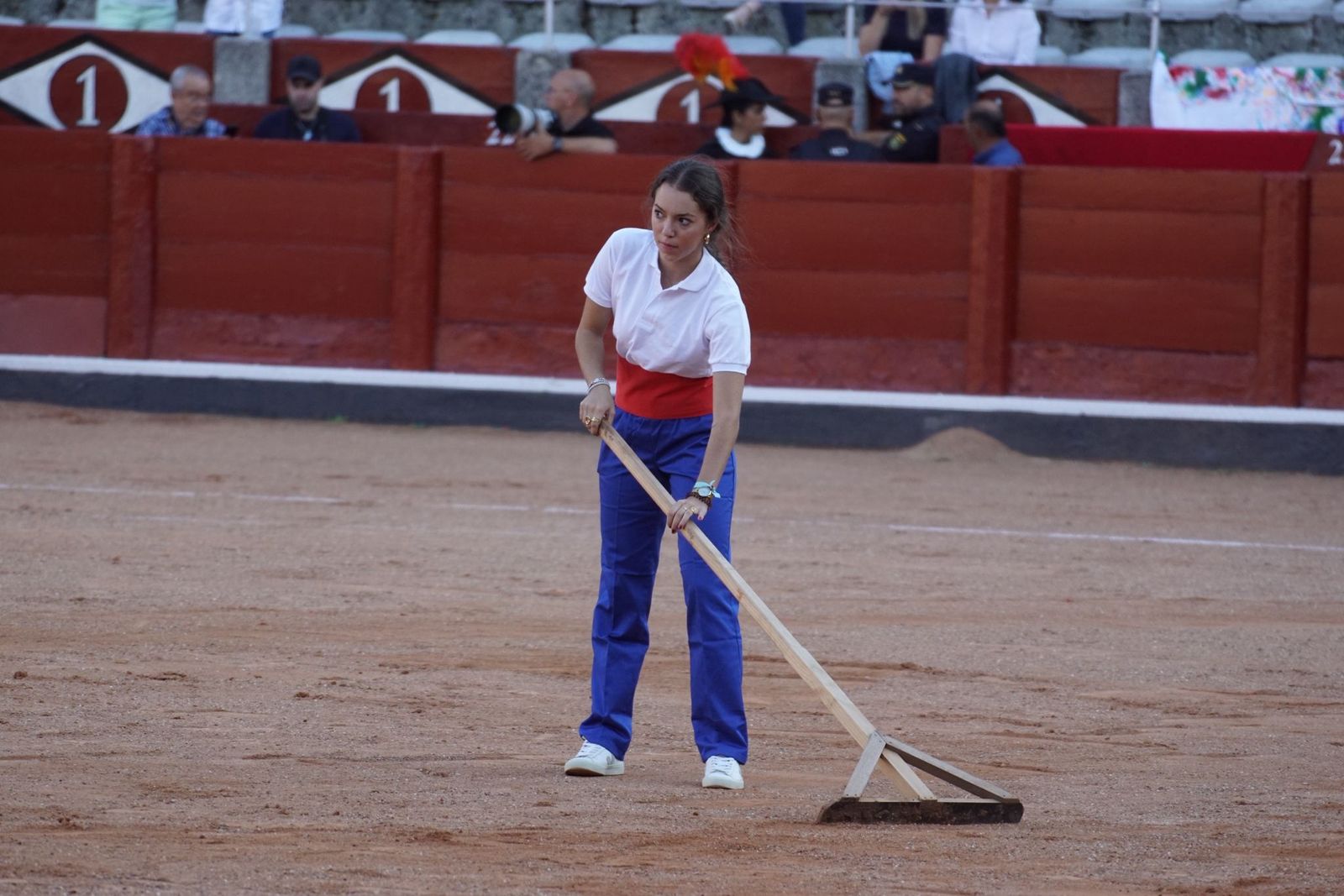 Así han vivido los salmantinos el primer festejo de la feria taurina 2025: imágenes del ambiente en los tendidos y en el patio de cuadrillas