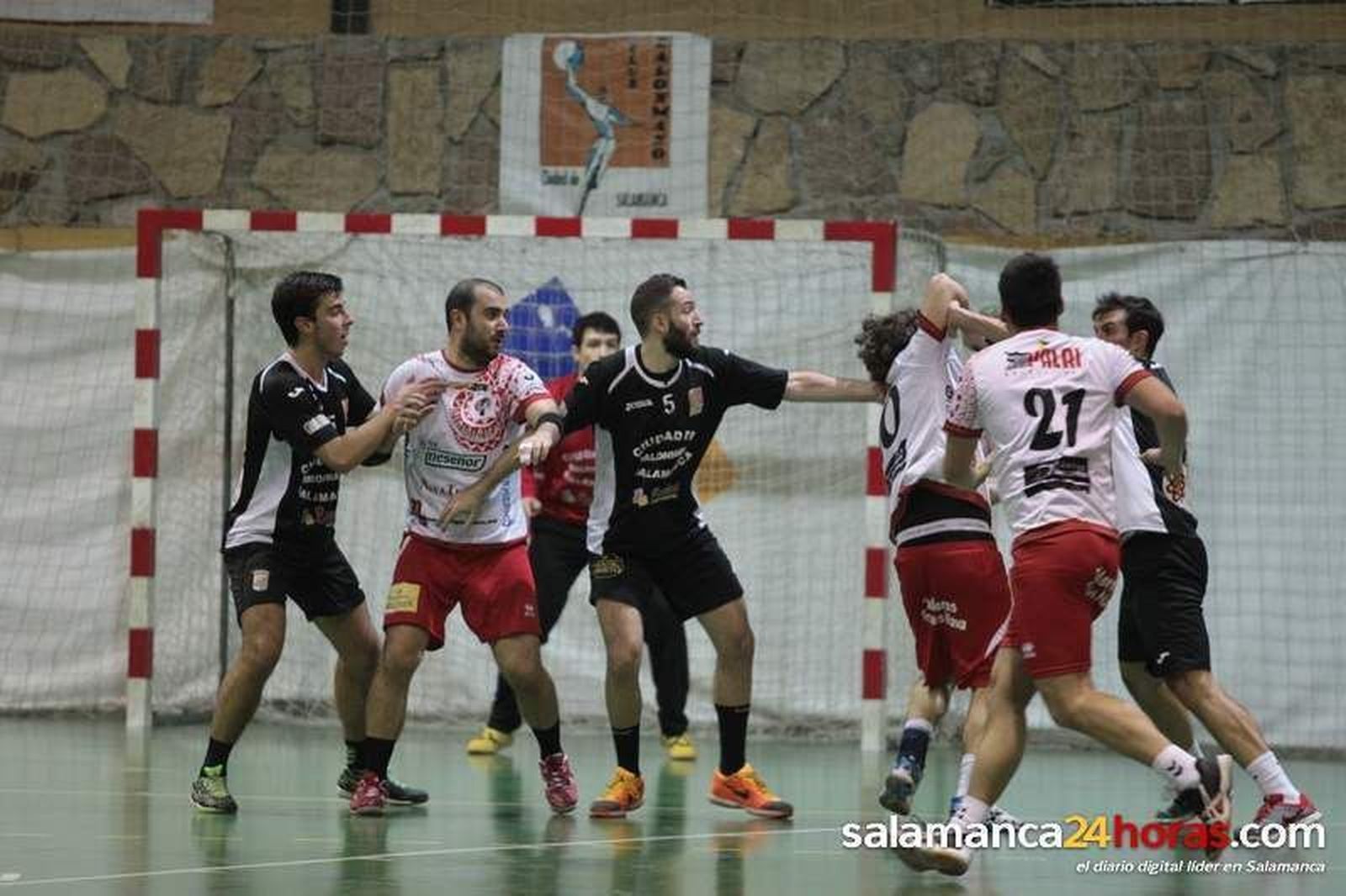 El BM Salamanca sigue en la zona alta de la tabla