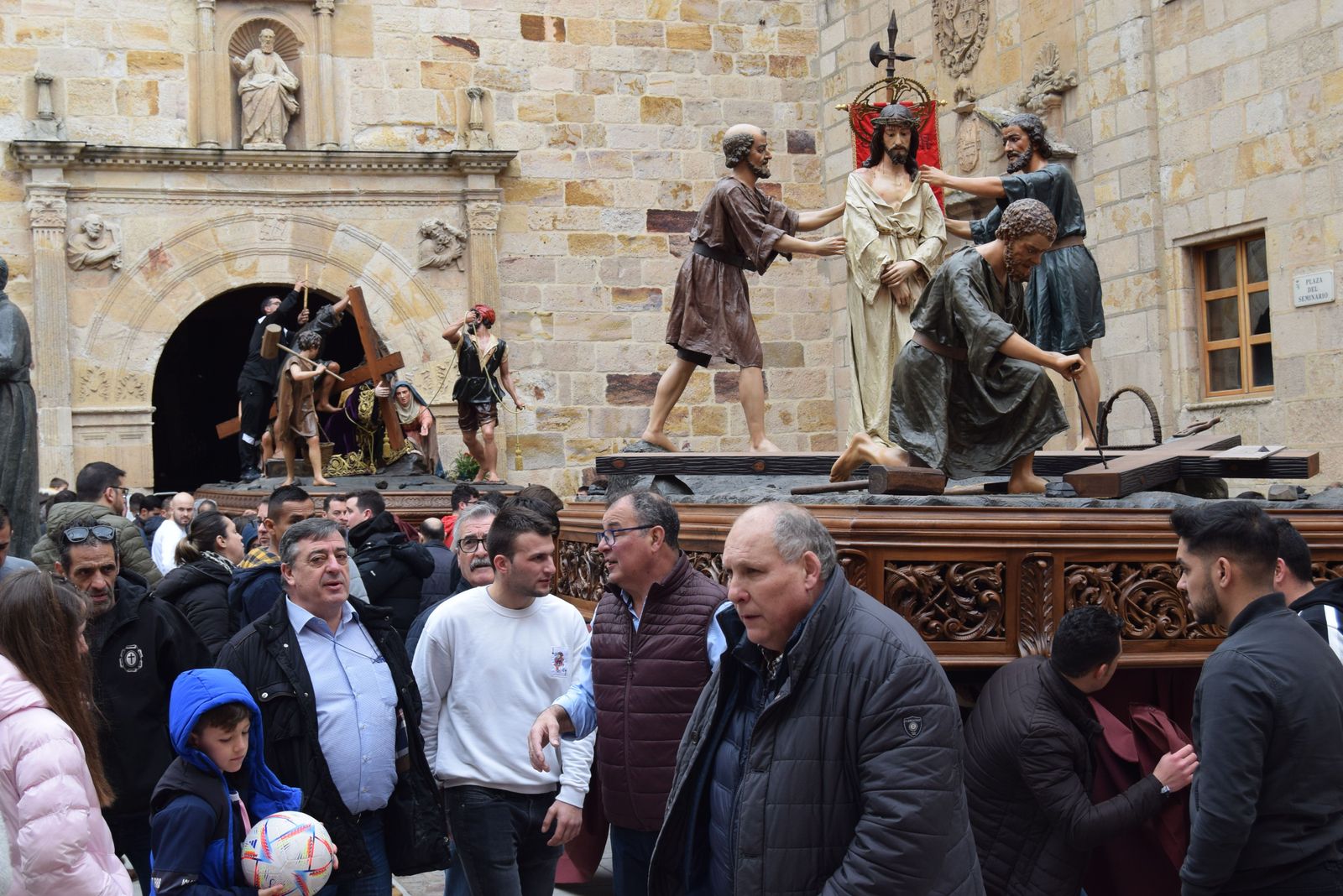 traslado-de-pasos-de-semana-santa-44