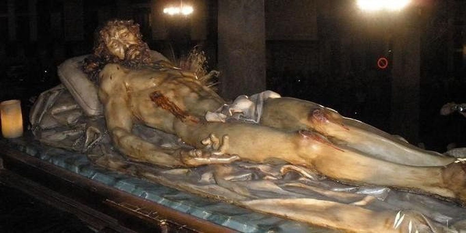 La capilla del cementerio acoge este fin de semana el triduo en honor al Cristo de la Liberación