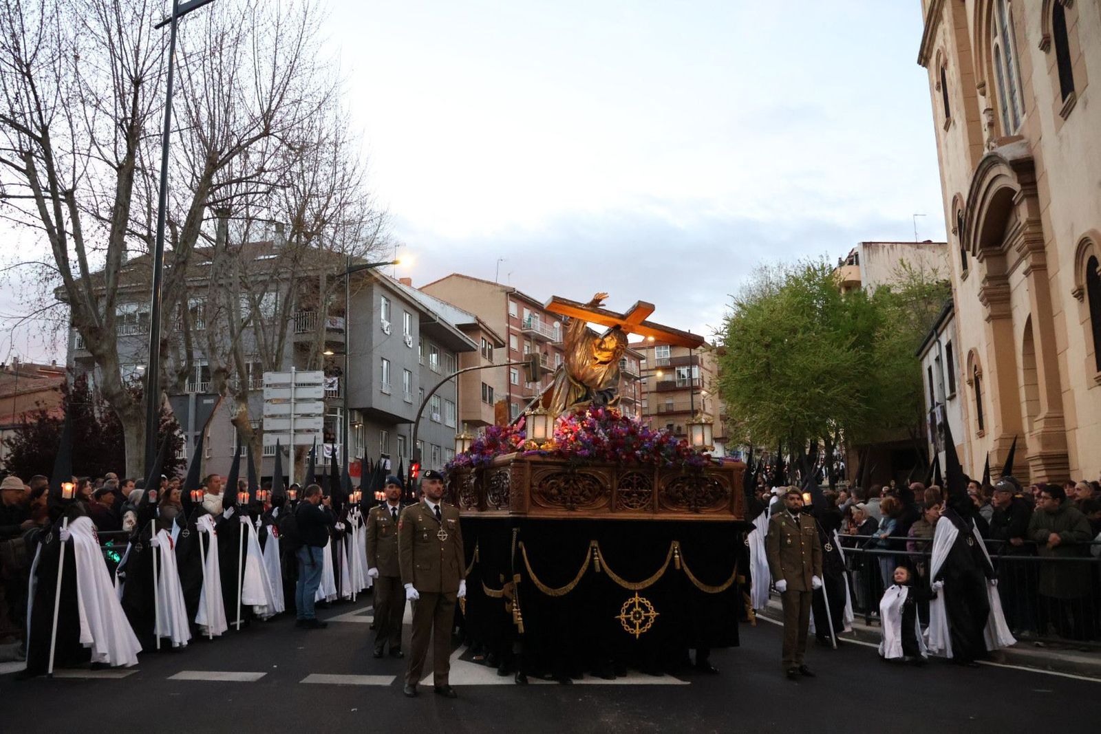 Procesión de Jesús en su Tercera Caída
