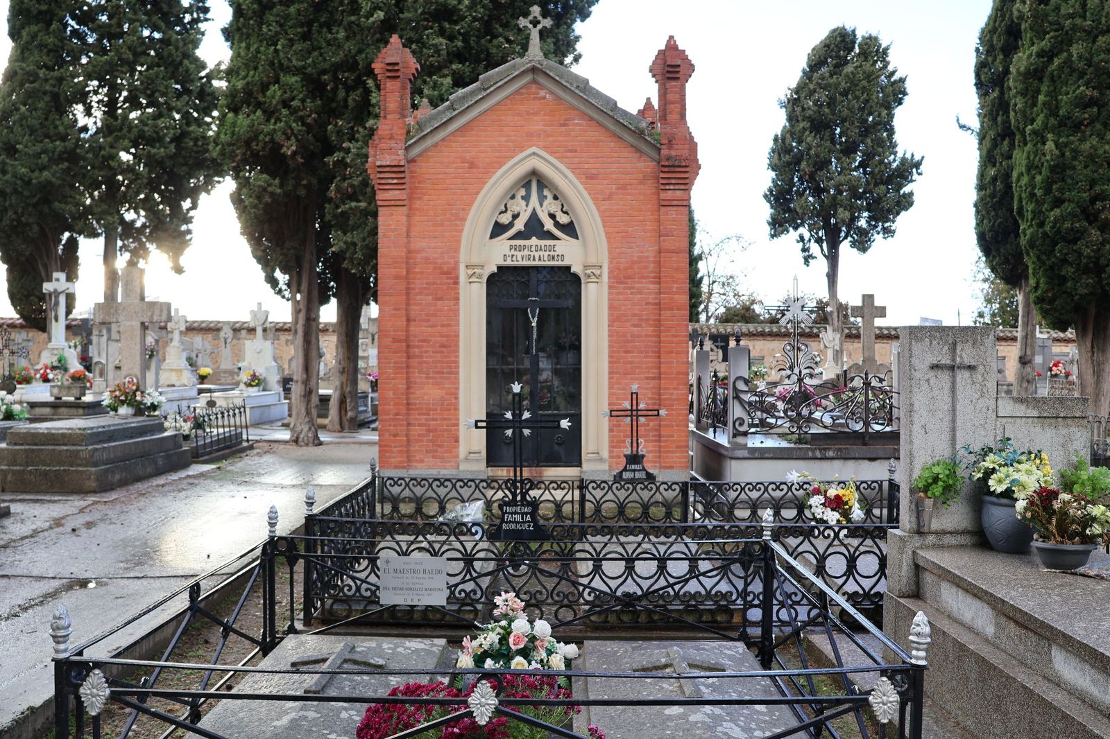 Los misterios del Cementerio municipal de San Atilano