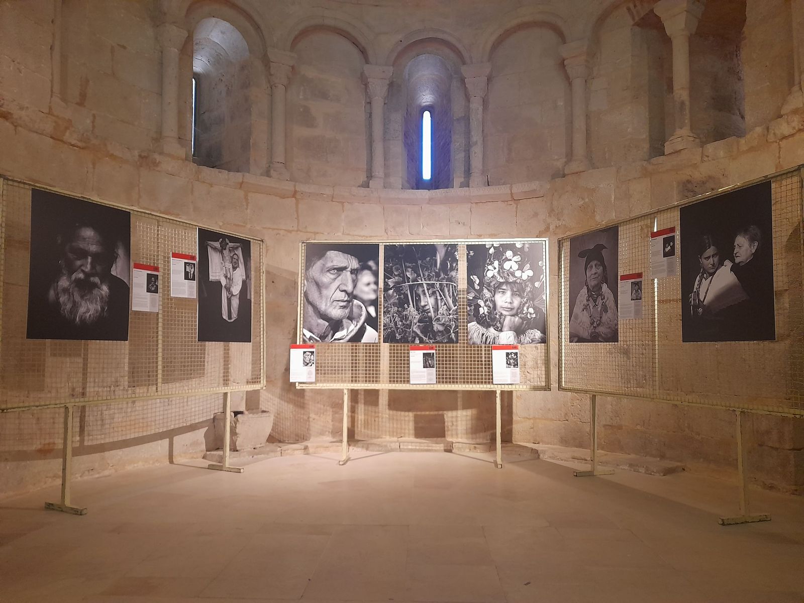 Exposición fotográfica ‘Paisajes Humanos 2000-2025’