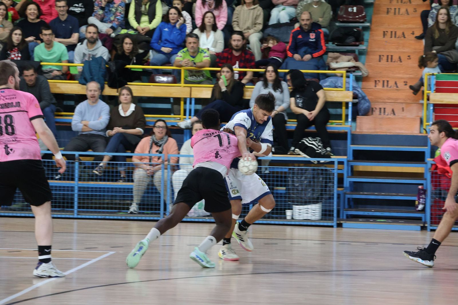 GALERÍA | El BM Zamora se juega consolidar el liderazgo frente a los asturianos del Auto-Center Principado Vetusta