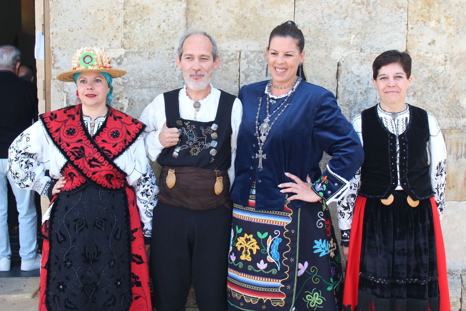 Procesión y bailes charros con motivo de San Marcos en Doñinos de Salamanca