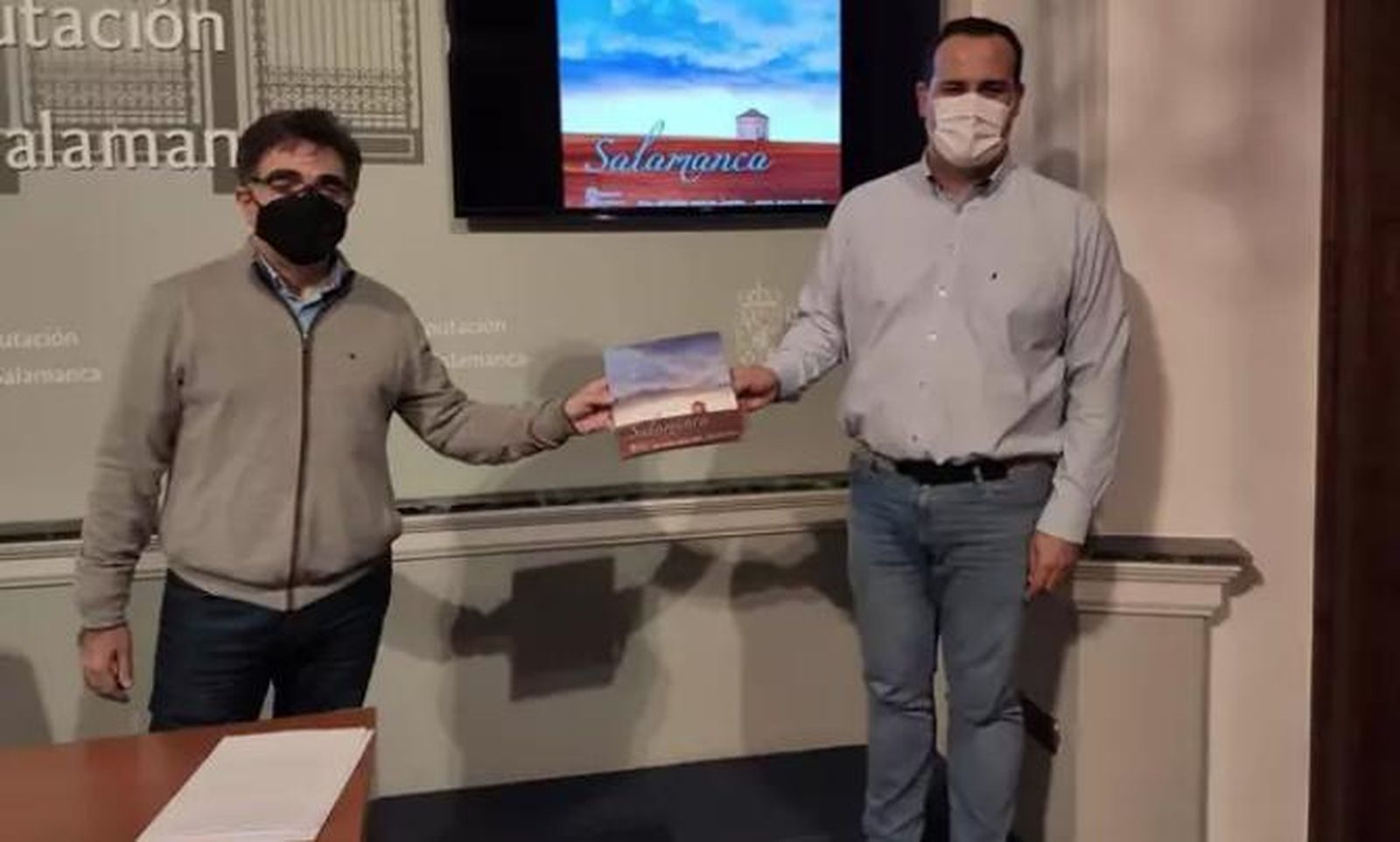 Ramón Marcos y el concejal de Cultura, David Mingo