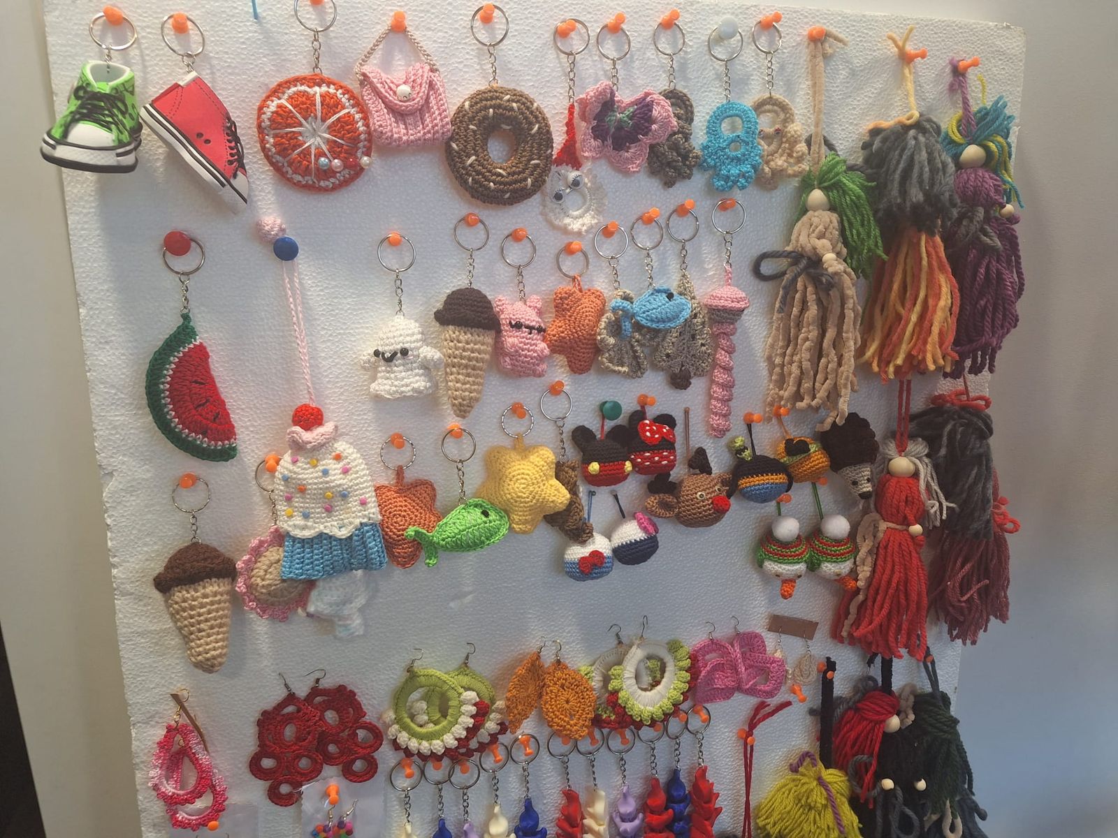 Mercadillo solidario Tejemaneje en Villamayor 2025 (4).jpeg