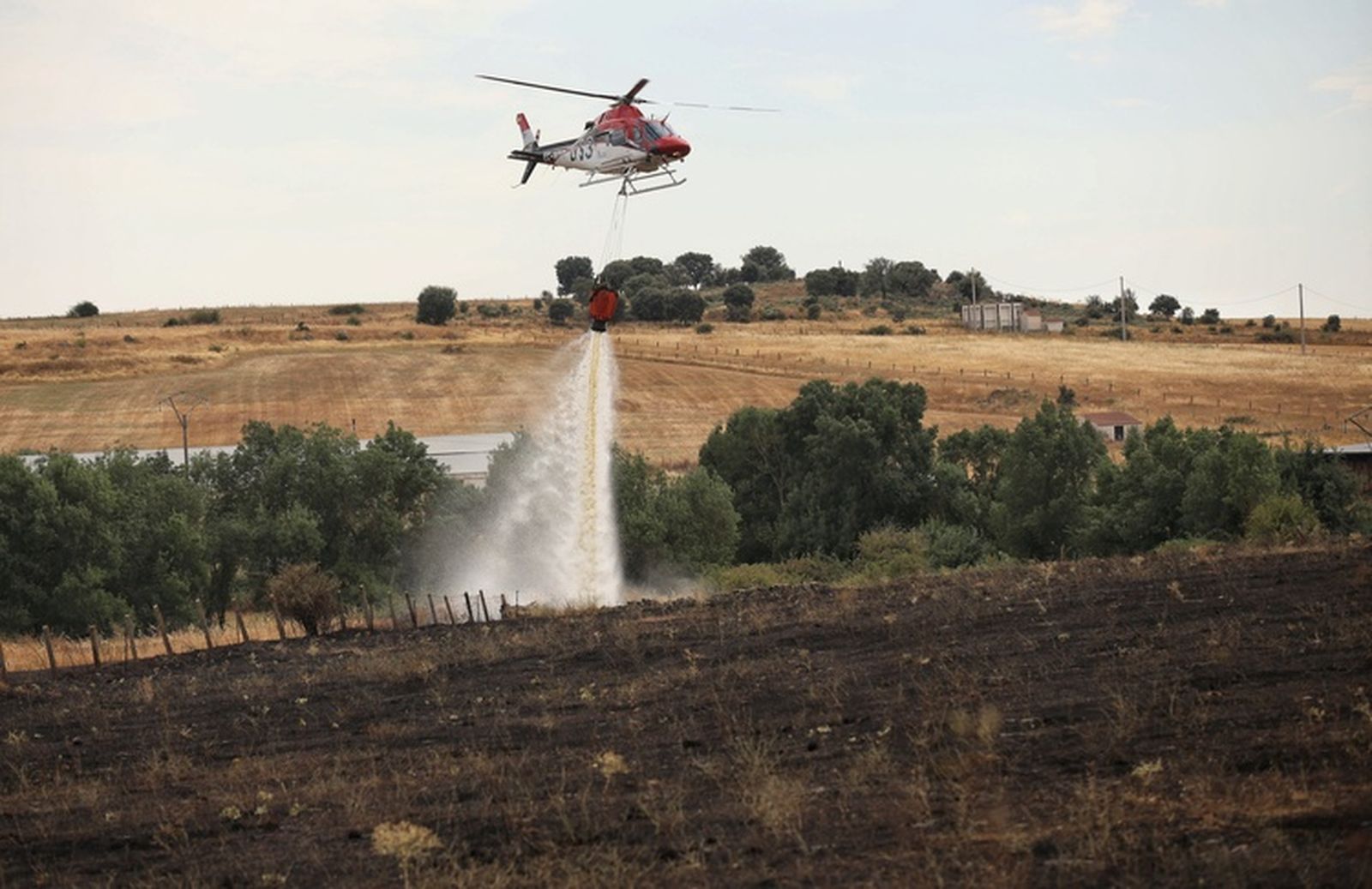 Así ha sido la actución de los Servicios de Extinción para sofocar el incendio en Castillejo de Martín Viejo