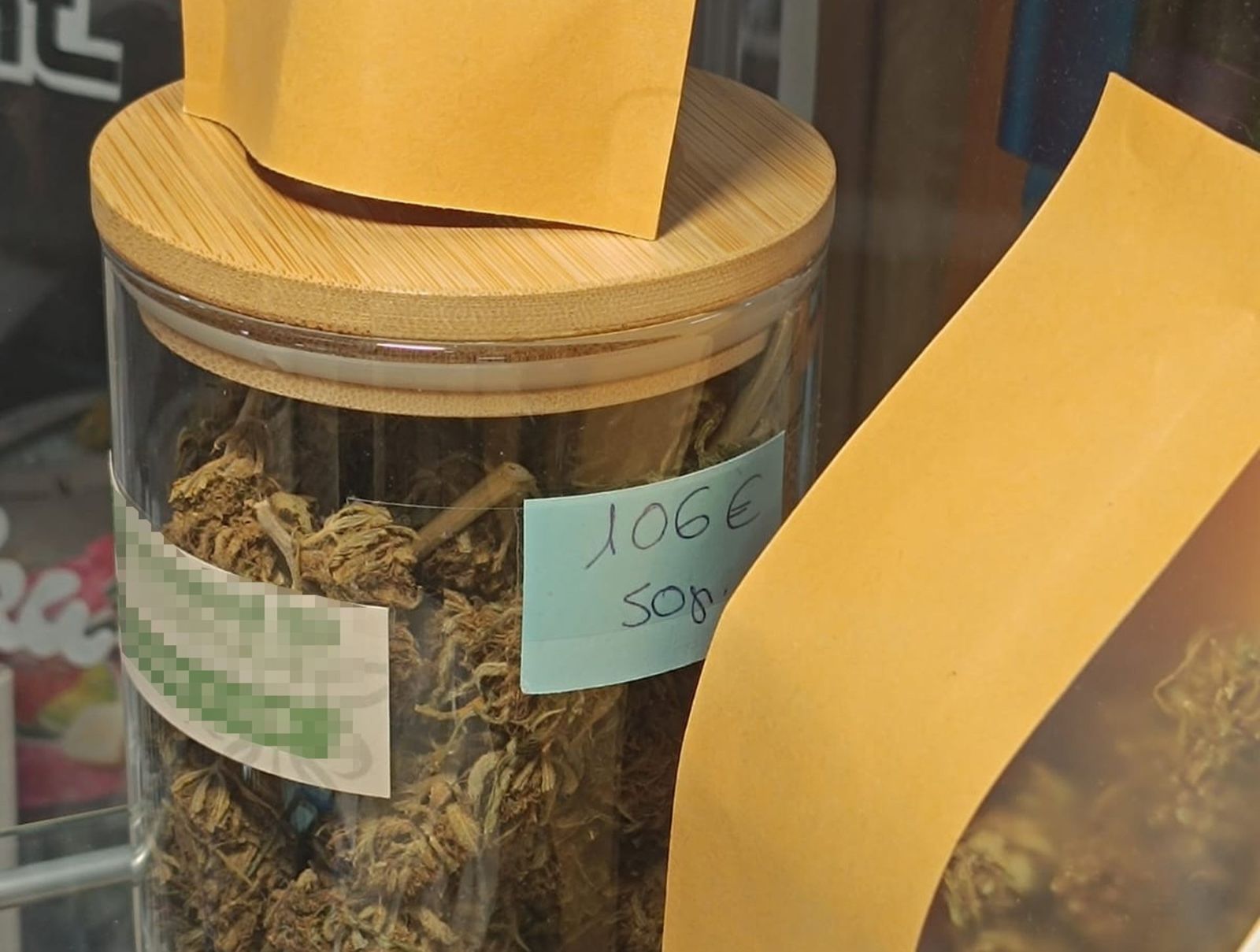 Desmantelado un entramado criminal dedicado a distribuir marihuana en estancos