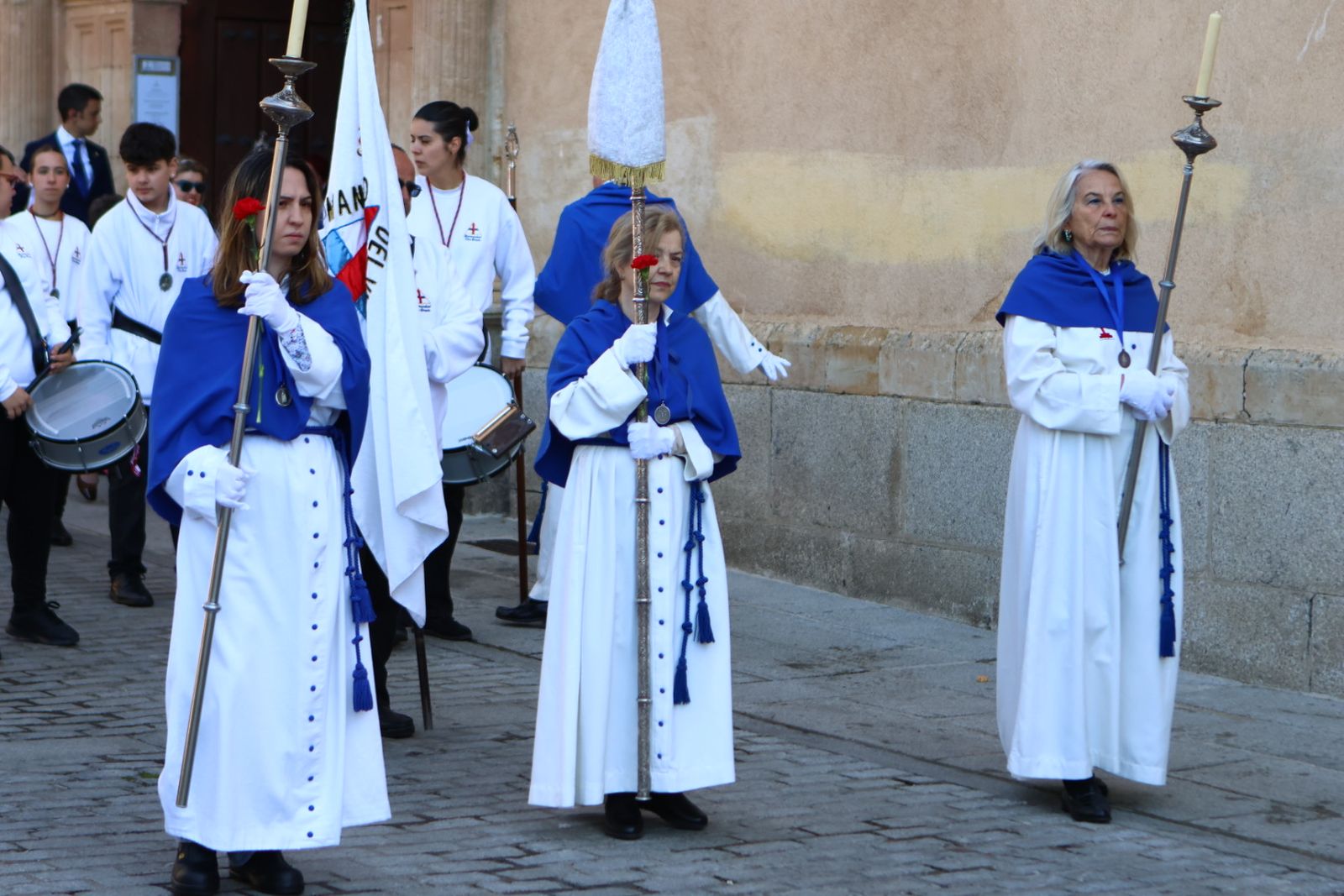 Procesión del encuentro de Nuestra Señora de la Alegría y Jesús Resucitado en el Domingo de Resurrección en Salamanca