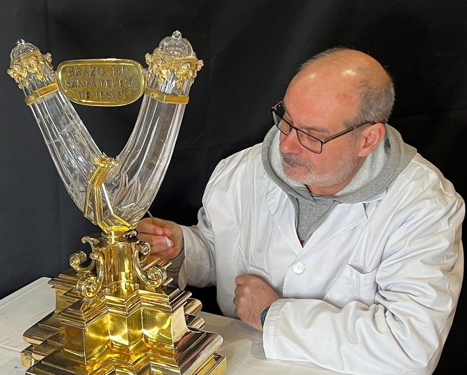 Restauración del relicario del brazo de Santa Teresa. Imagen Carmelitas Descalzos