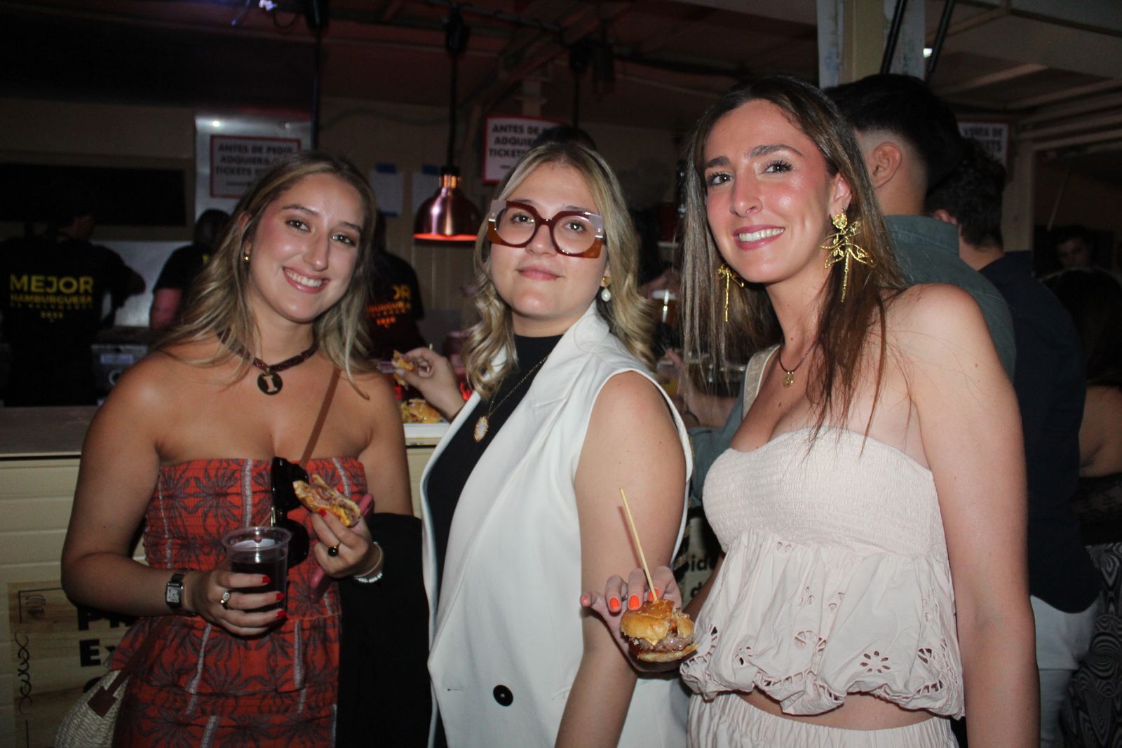 La Feria de Día se llena en la tarde-noche de este viernes, punto de partida del fin de semana